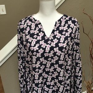 Caslon floral blouse. Navy blue with light lilac flowers.
